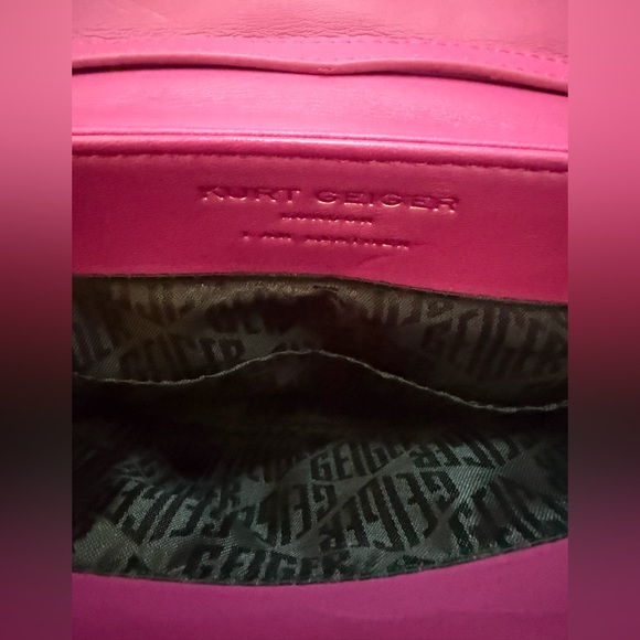 KURT GEIGER LONDON KENSINGTON SOFT MEDIUM FUCHSIA CROSSBODY BAG - BRIGHT PINK - Picture 11 of 12